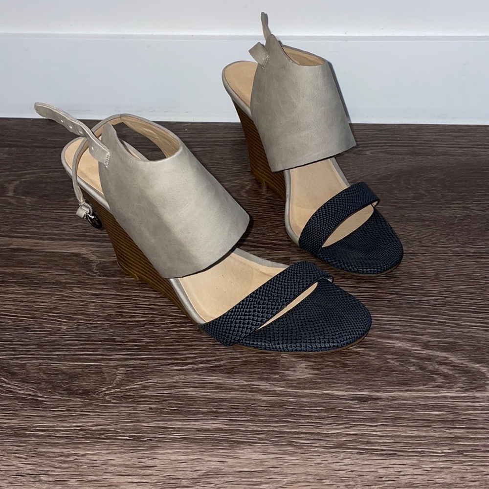 Chinese Laundry Wedges